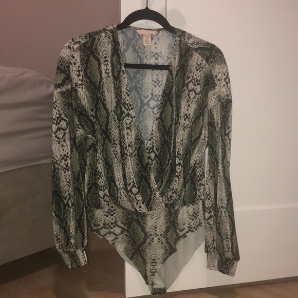 H&M Tops - Snake skin bodysuit